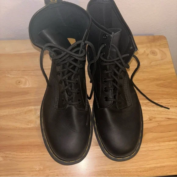 Dr. Martens 1460 Classic Black Leather Lace-Up Boots 8 Hole - Picture 7 of 10